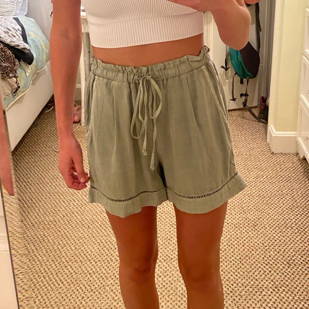 Cloth and Stone Green Pocket Shorts, Long